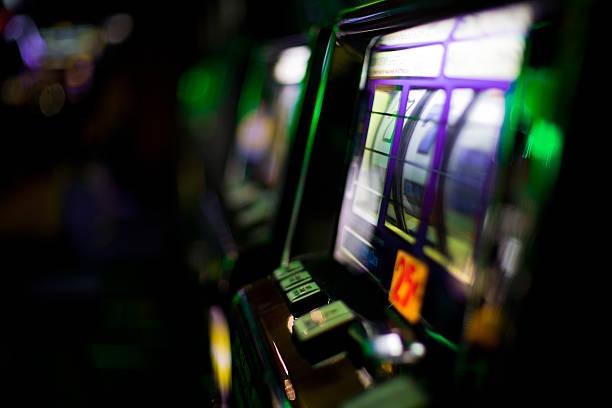 Free spins feature triggered with golden toad scatter symbols