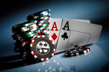Wild symbol expanding across reel during bonus round